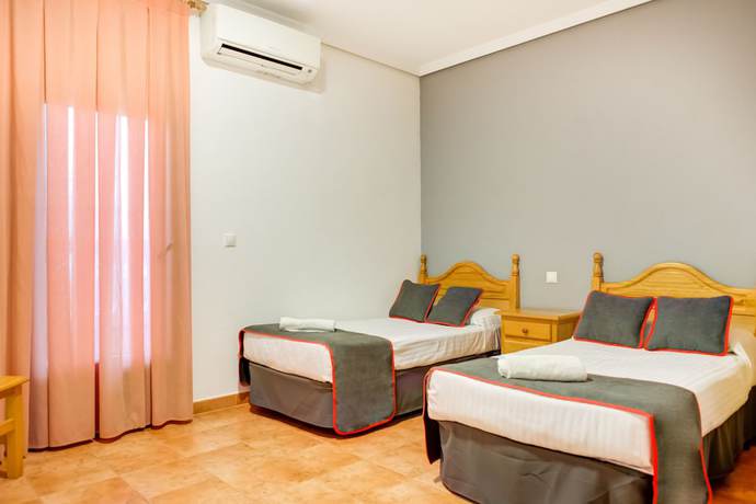 Imagen de la habitación del Hotel Ballestar Bar & Grill. Foto 11