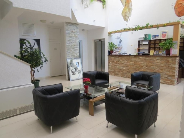 Imagen de los interiores del Hotel Ballet School. Foto 13