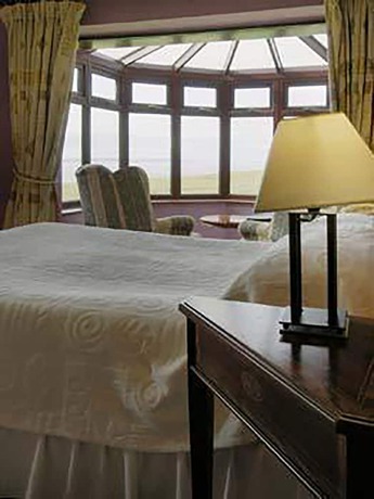Imagen de la habitación del Hotel Ballinalacken castle country house hotel. Foto 12