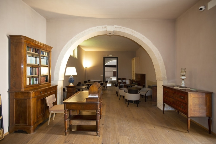 Imagen de los interiores del Hotel Ballium Luxury Relais. Foto 19