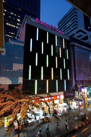 Imagen de los exteriores del Hotel Bally Suite Silom. Foto 14