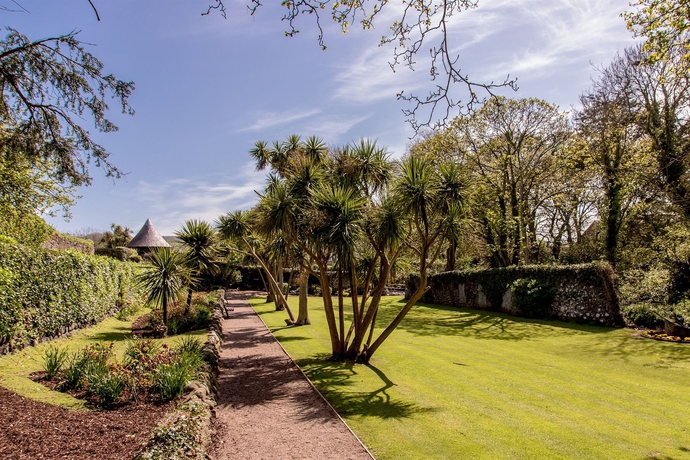 Imagen de los exteriores del Hotel Ballygally Castle. Foto 12