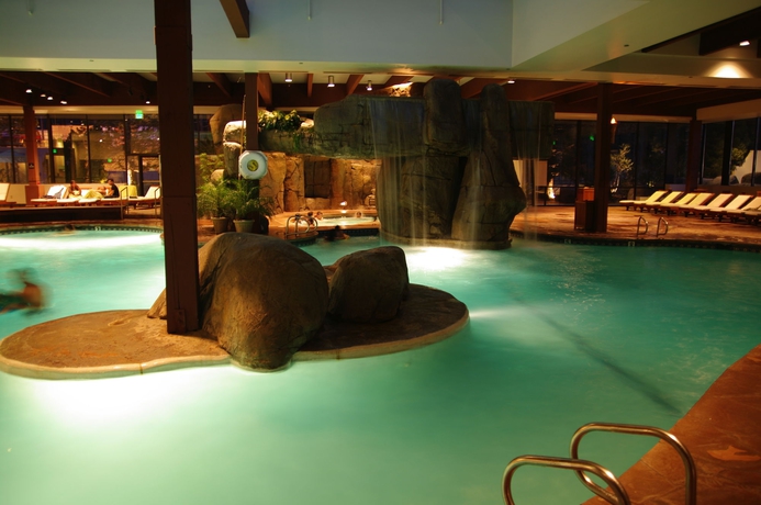 Imagen de la piscina del Hotel Bally's Lake Tahoe Casino Resort. Foto 11