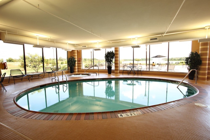 Imagen de la piscina del Hotel Bally's Quad Cities. Foto 18