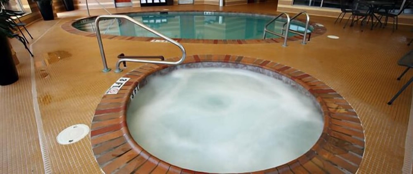 Imagen de la piscina del Hotel Bally's Quad Cities. Foto 19