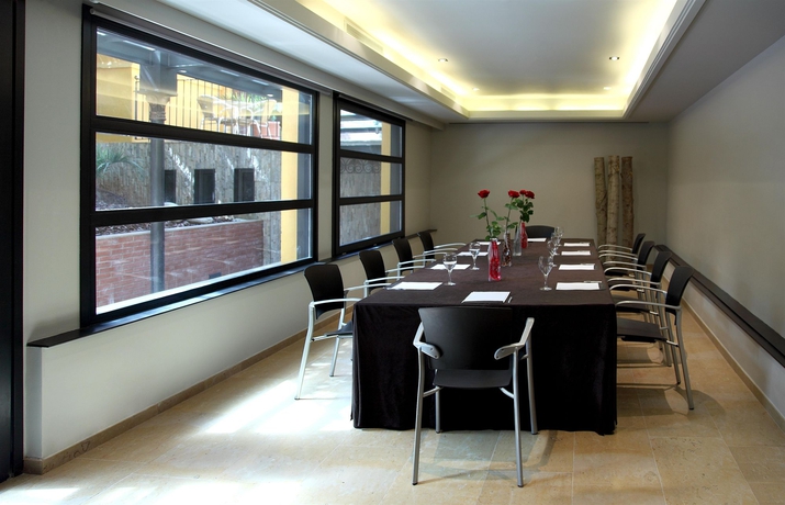 Imagen de los interiores del Hotel Balmes. Foto 16