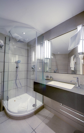 Imagen de la habitación del Hotel Balmoral, Arco del Triunfo-El&iacute;seo. Foto 10