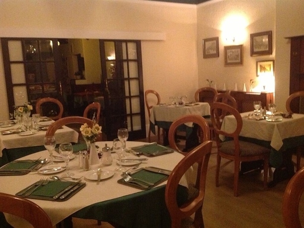 Imagen del bar/restaurante del Hotel Balmoral Lodge. Foto 2