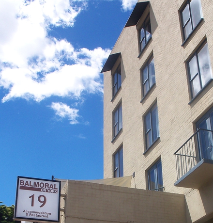 Imagen de los exteriores del Hotel Balmoral On York. Foto 9