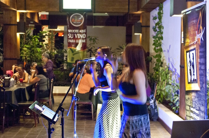 Imagen del bar/restaurante del Hotel Balmoral San José Cr, Historic District. Foto 8