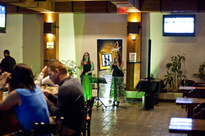 Imagen del bar/restaurante del Hotel Balmoral San José Cr, Historic District. Foto 9