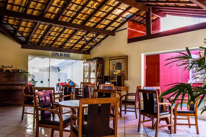 Imagen de los interiores del Hotel Balne&aacute;rio do Lago. Foto 17