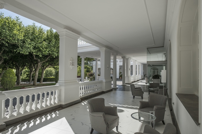 Imagen de los exteriores del Hotel Balneari Termes Orion. Foto 7