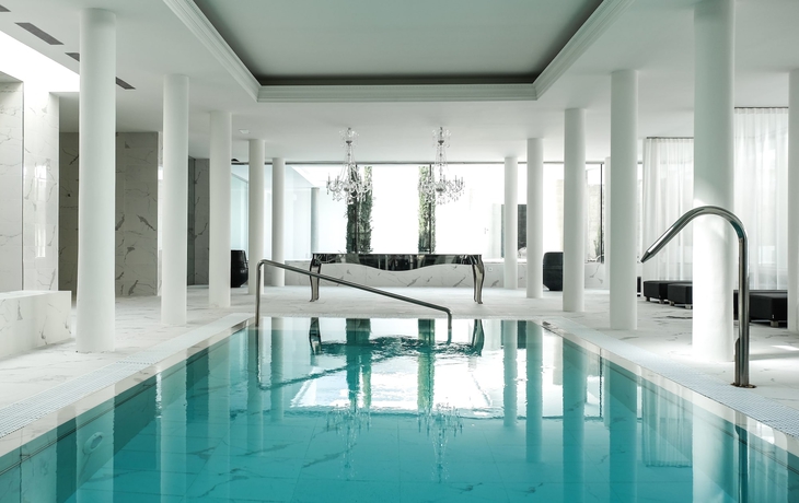 Imagen de la piscina del Hotel Balneari Termes Orion. Foto 18