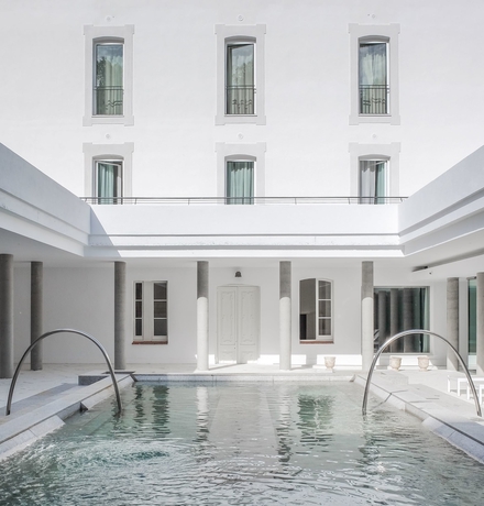 Imagen de la piscina del Hotel Balneari Termes Orion. Foto 19