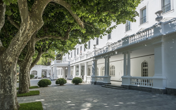Imagen de los exteriores del Hotel Balneari Termes Orion. Foto 9