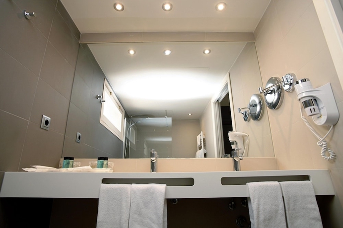 Imagen de la habitación del Hotel Balneari Termes Victòria. Foto 12