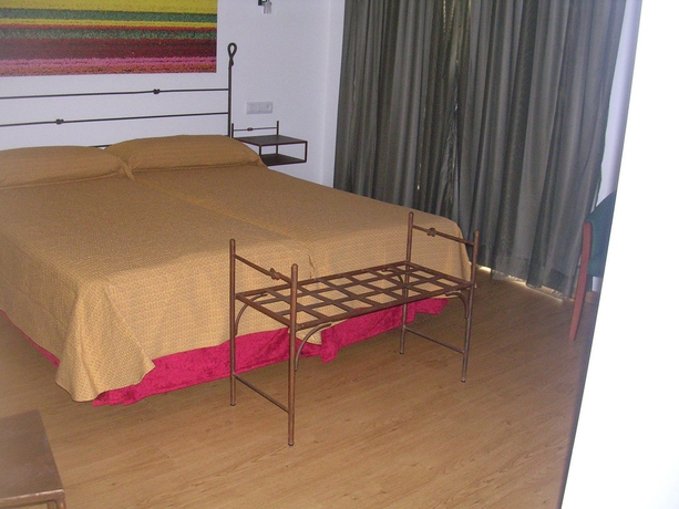 Imagen de la habitación del Hotel Balneario Acuña. Foto 5