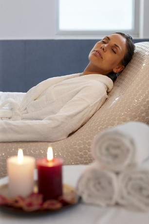 Imagen de la piscina del Hotel Balneario Acuña. Foto 11