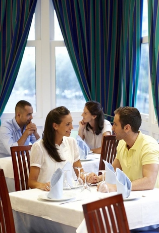 Imagen del bar/restaurante del Hotel Balneario Acuña. Foto 3