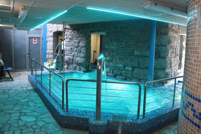 Imagen de la piscina del Hotel Balneario Caldas de Luna. Foto 15