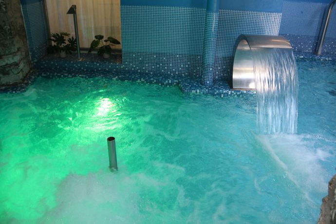 Imagen de la piscina del Hotel Balneario Caldas de Luna. Foto 16