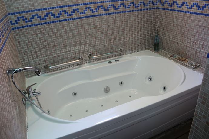 Imagen de la piscina del Hotel Balneario Caldas de Luna. Foto 20