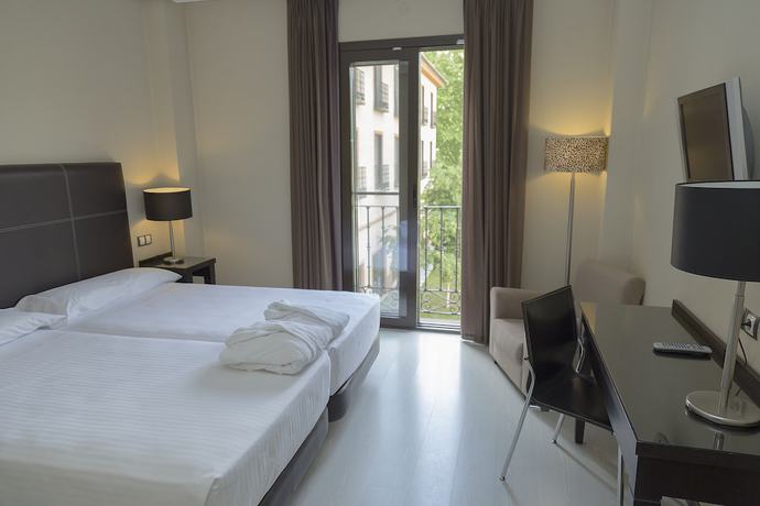 Imagen de la habitación del Hotel Balneario Carlos III. Foto 12