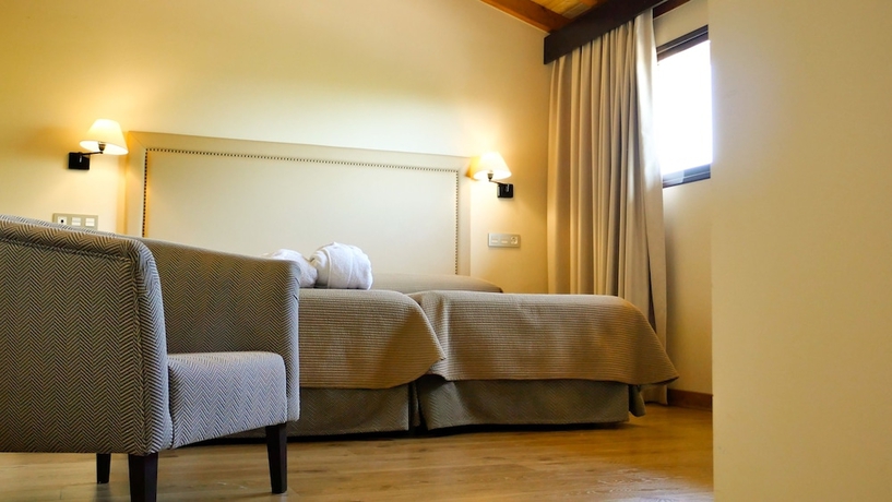 Imagen de la habitación del Hotel Balneario Cervantes. Foto 3