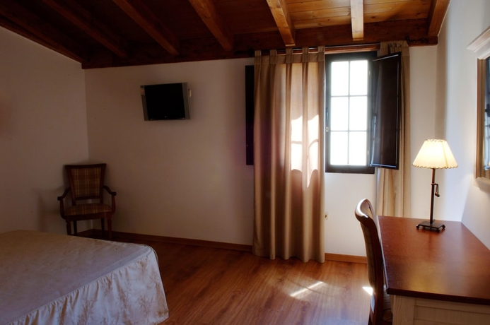 Imagen de la habitación del Hotel Balneario Cervantes. Foto 10