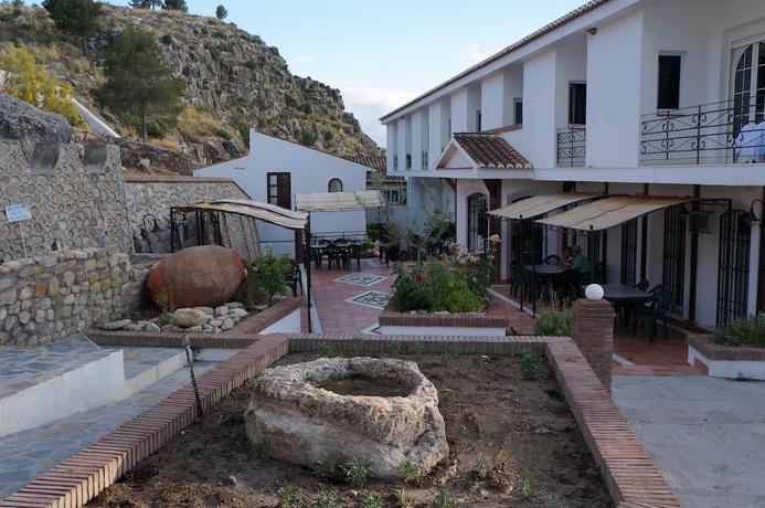 Imagen de los exteriores del Hotel Balneario De Alicún De Las Torres. Foto 8