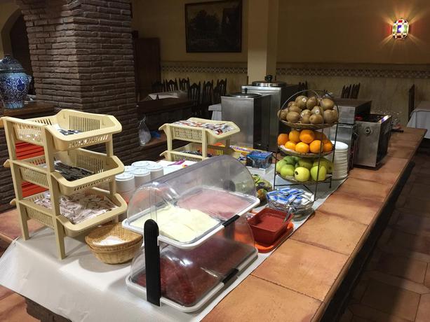 Imagen del bar/restaurante del Hotel Balneario De Alicún De Las Torres. Foto 4