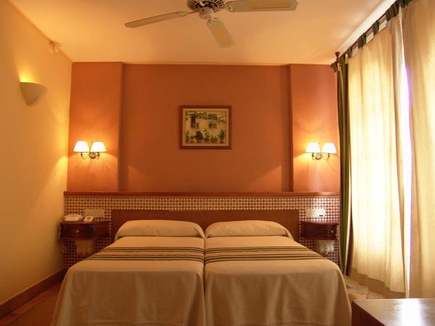 Imagen de la habitación del Hotel Balneario De Alicún De Las Torres. Foto 7