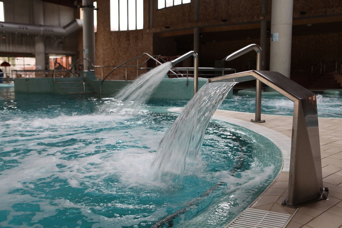 Imagen de la piscina del Hotel Balneario De Archena - León. Foto 10