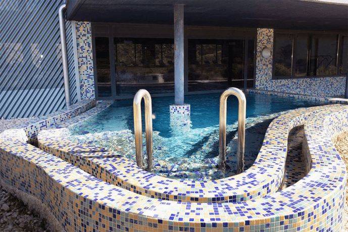 Imagen de la piscina del Hotel Balneario De Ariño. Foto 6