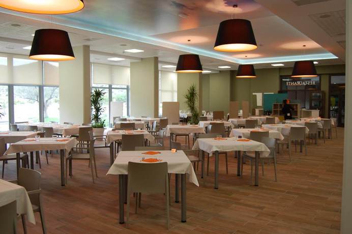 Imagen del bar/restaurante del Hotel Balneario De Ariño. Foto 3