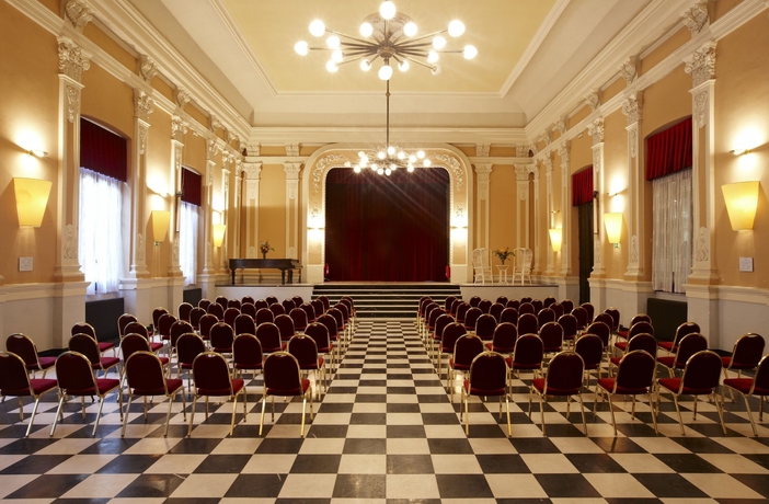 Imagen de los interiores del Hotel Balneario De Cestona. Foto 9