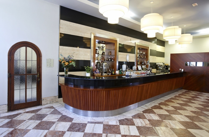 Imagen del bar/restaurante del Hotel Balneario De Cestona. Foto 4