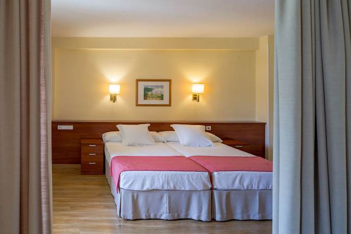 Imagen de la habitación del Hotel Balneario De Fitero - Hotel Bécquer. Foto 11