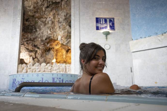 Imagen de la piscina del Hotel Balneario De Fitero - Hotel Bécquer. Foto 18