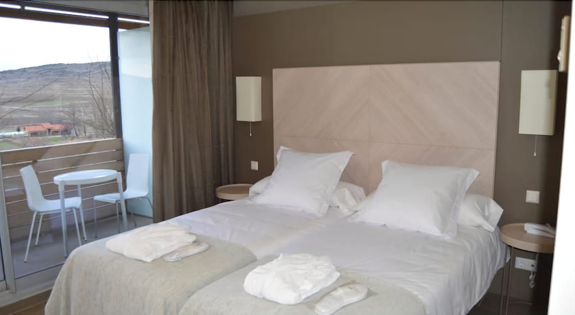 Imagen de la habitación del Hotel Balneario De Gravalos. Foto 7