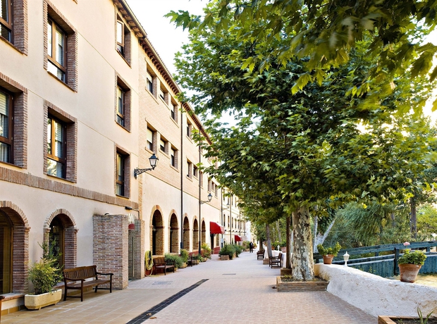 Imagen de los exteriores del Hotel Balneario De La Virgen. Foto 8