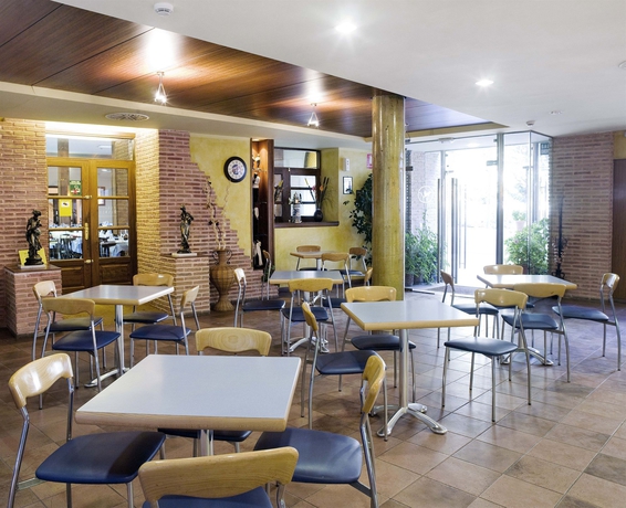 Imagen de los interiores del Hotel Balneario De La Virgen. Foto 10