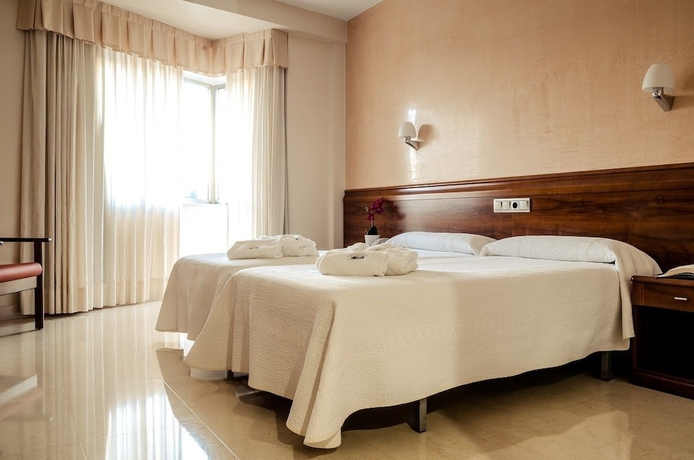 Imagen de la habitación del Hotel Balneario De Lugo. Foto 9