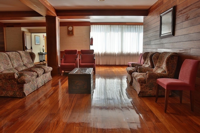Imagen de los interiores del Hotel Balneario De Lugo. Foto 16