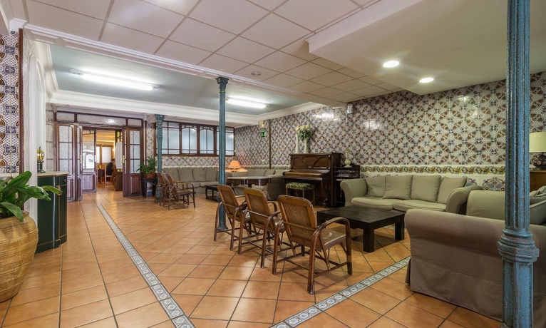 Imagen de los interiores del Hotel Balneario De Villavieja. Foto 11