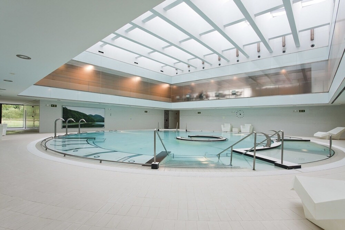 Imagen de la piscina del Hotel Balneario Elgorriaga. Foto 15