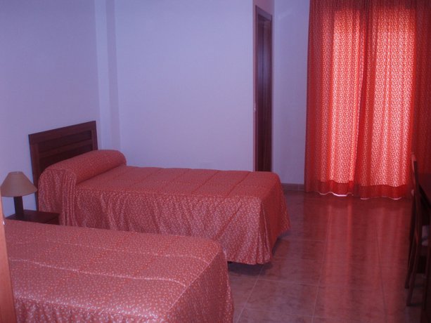 Imagen de la habitación del Hotel Balneario Fuentes del Trampal. Foto 4