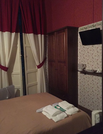 Imagen de la habitación del Hotel Balneario La Encarnaci&oacute;n, Los Alc&aacute;zares. Foto 12