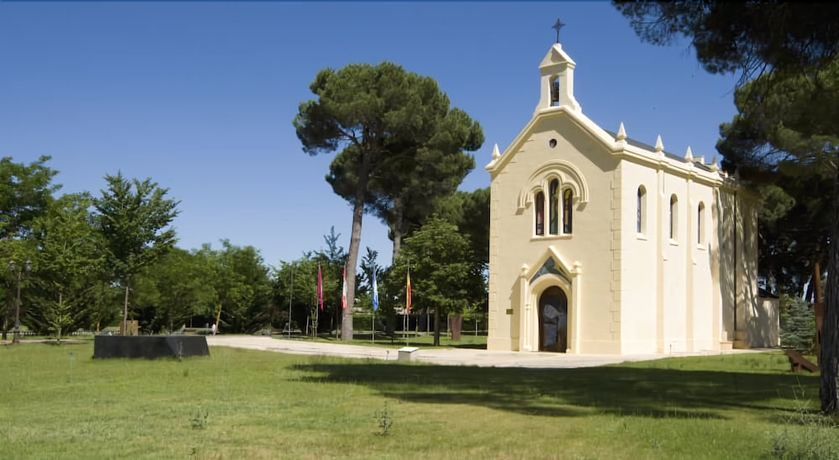 Imagen de los exteriores del Hotel Balneario Palacio De Las Salinas. Foto 10